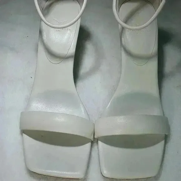 MARC FISHER JARON ANKLE STRAP HEELED SANDAL