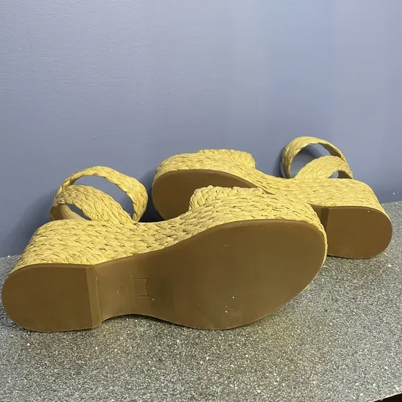 Marc Fisher Platform Sandals Size 9