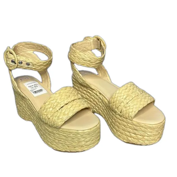 Marc Fisher Platform Sandals Size 9
