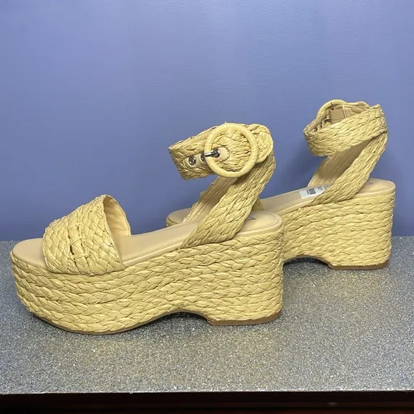 Marc Fisher Platform Sandals Size 9