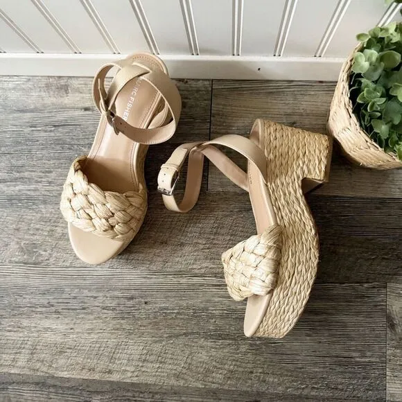 Marc Fisher Steel Woven Platform Sandals Size 9