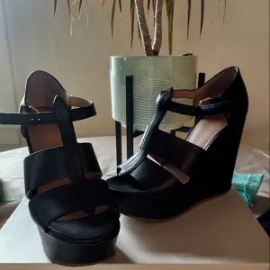 Marc Jacobs Black Leather Platform Sandals 36