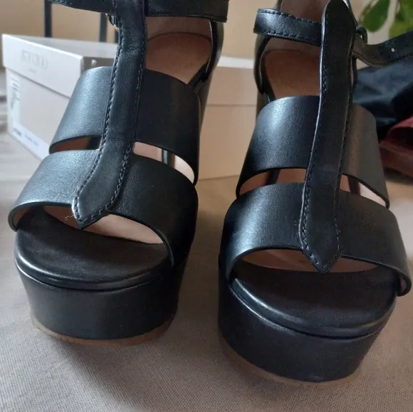 Marc Jacobs Black Leather Platform Sandals 36