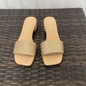 Marc Fisher sandals women’s size 7