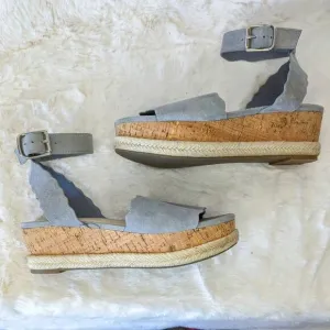 Marc Fisher Leather Sandals Dusty Blue Scallop Platform Espadrille Sandal Size 6