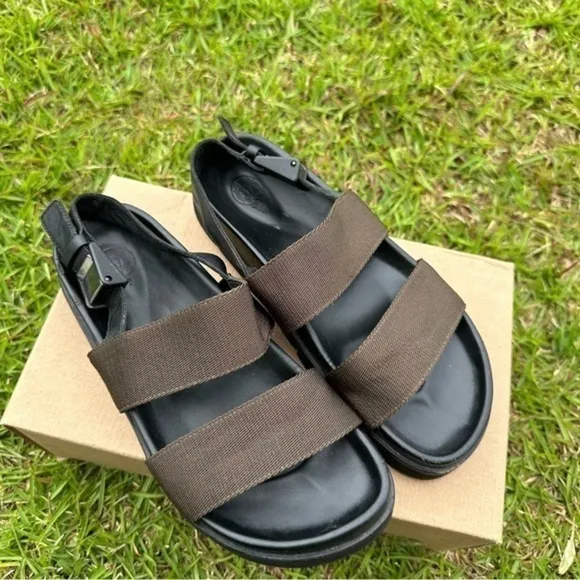 Massimo Dutti sandals​