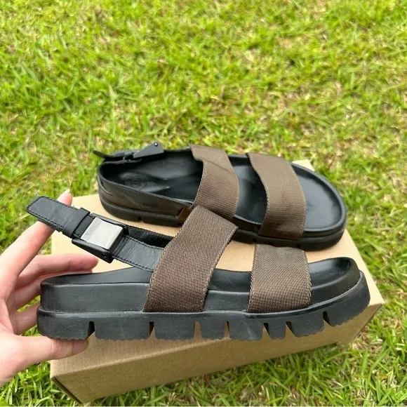 Massimo Dutti sandals​