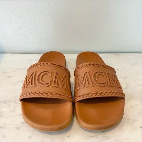 MCM Logo-Embossed Laurel Leaves Pool Slide Sandals Size 10 VGUC