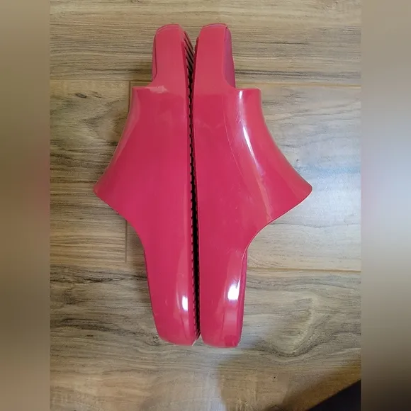 Melissa cloud slide sandals, size US 8, pink
