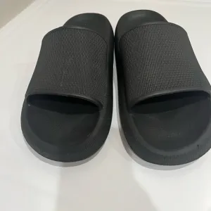 Men's Black Slide Sandals