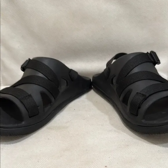 MEN’S CHACO BLACK SANDALS (sz 12)
