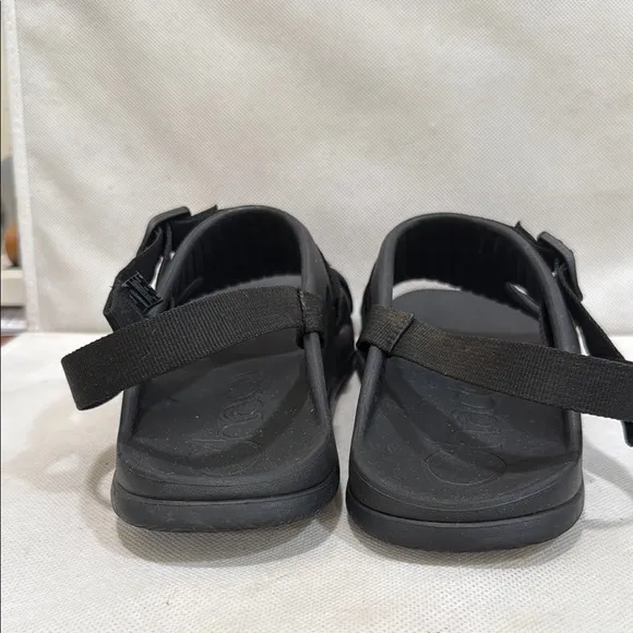 MEN’S CHACO BLACK SANDALS (sz 12)