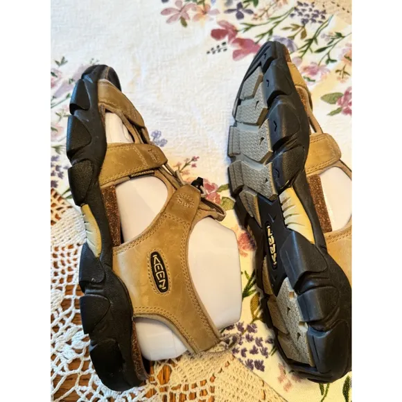 Men's Keen Sandals Tan Size 9.5