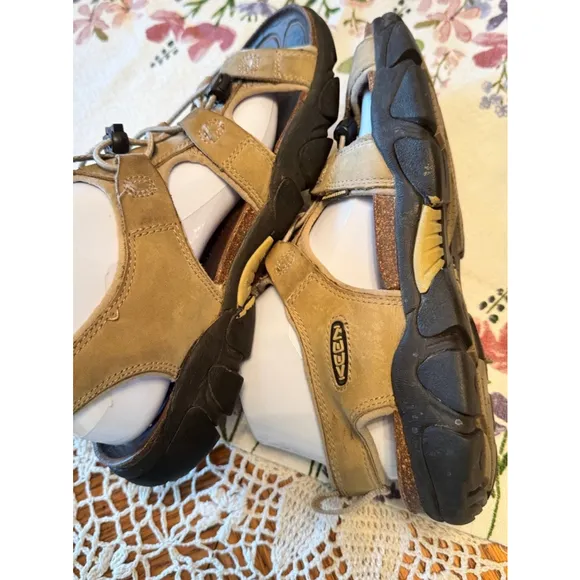 Men's Keen Sandals Tan Size 9.5