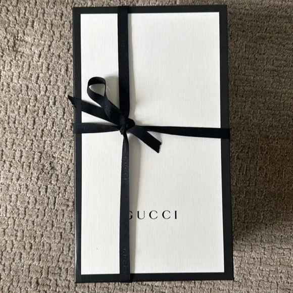 MEN’S NWT - NEVER WORN Gucci Black Sandals with Red and Green Accents