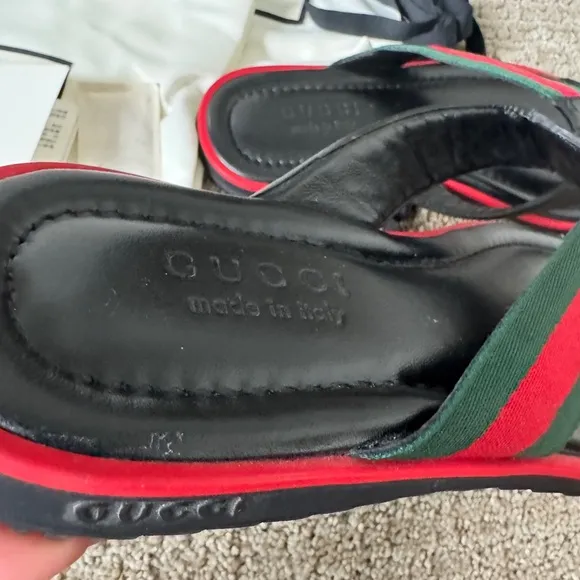 MEN’S NWT - NEVER WORN Gucci Black Sandals with Red and Green Accents