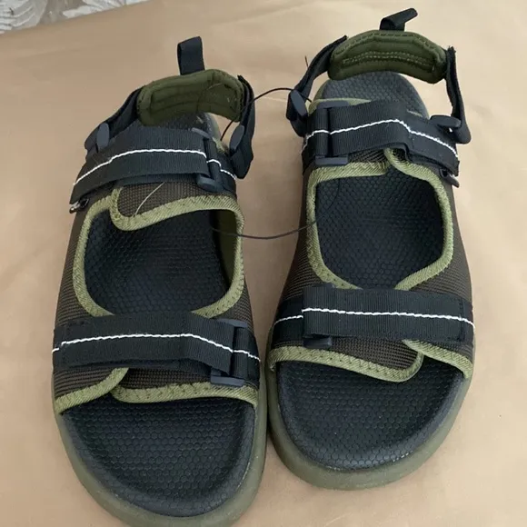 Men’s sandals with arch support
