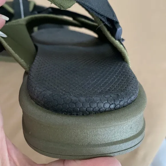 Men’s sandals with arch support