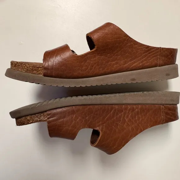 Mephisto Air-Relax Brown Leather Sandals with Buckles