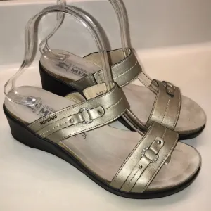 Mephisto Air-Relax Women’s Naiade Gold Metallic Rhinestone Straps Wedge Sandals