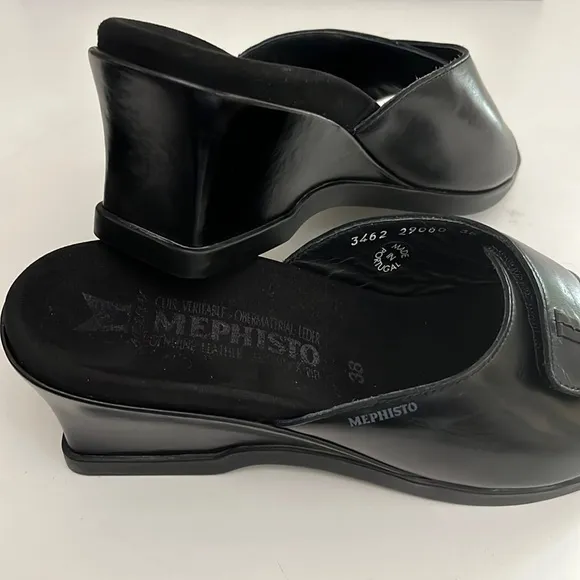 Mephisto’s  Black Leather Wedge Heel Slide Sandals Woman Size 8
