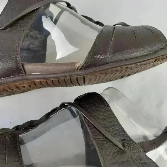 Merrell Mahogany Sandals Size 10 sling backs