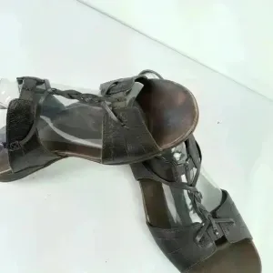 Merrell Mahogany Sandals Size 10 sling backs