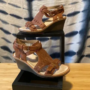 Merrell Sirah Cloak sandal-Prairie brown- size 7