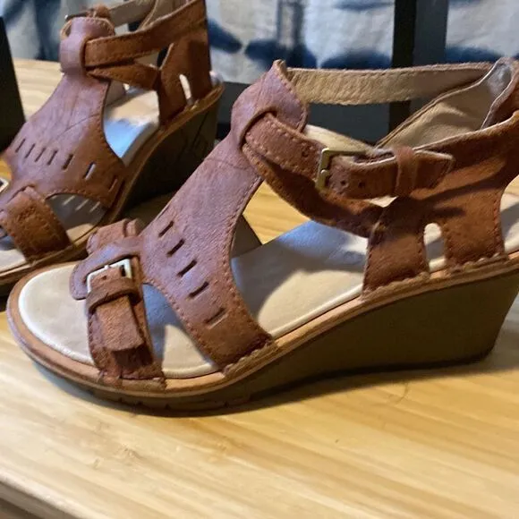 Merrell Sirah Cloak sandal-Prairie brown- size 7