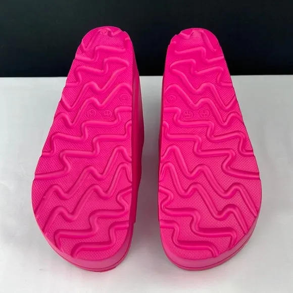 Mia - ‘Bright Pink Platform’ Sandals SZ: 7, 8, 9, 10. NWT