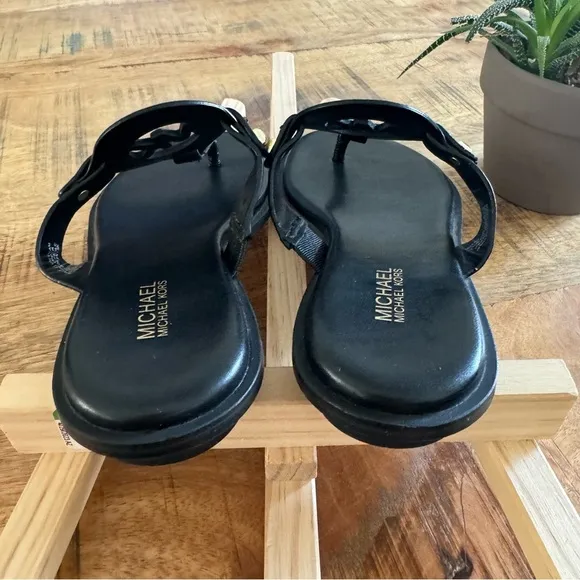 Michael Kors Aubrey Cutout Leather T-Strap Black Sandal Size 5.5