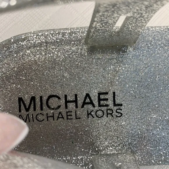 MICHAEL KORS Jelly PVC Thong Sandal MK Logo Plate Matte Silver