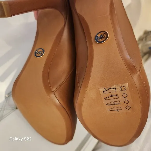 Michael Kors Leather &quot; Lawson Open Toe&quot; Heeled Sandals. NIB. Size 5.5