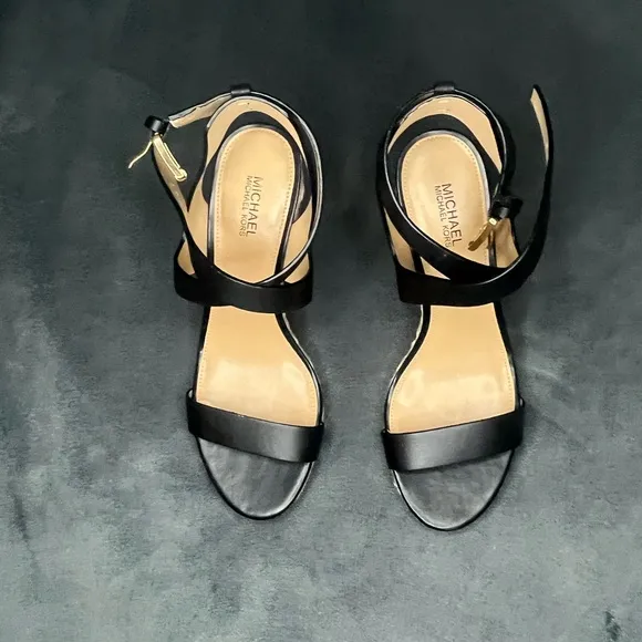 MICHAEL Michael Kors Women Kaylee Wedge Sandal Size 6