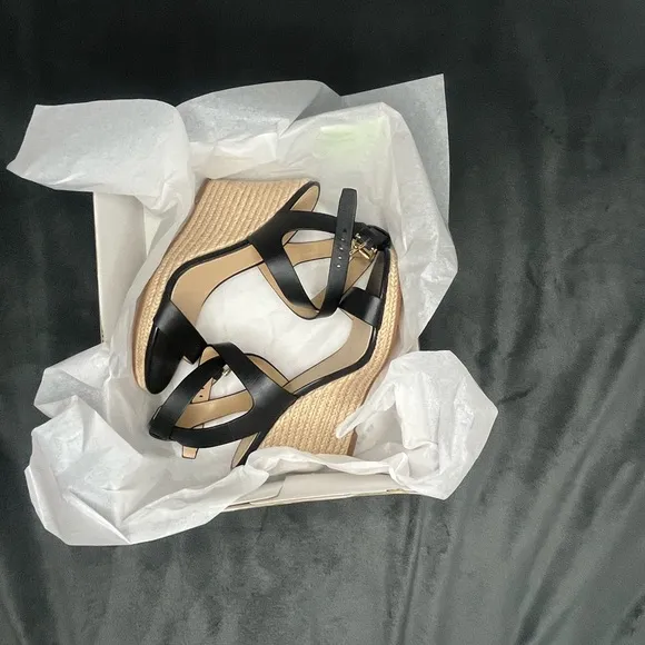 MICHAEL Michael Kors Women Kaylee Wedge Sandal Size 6
