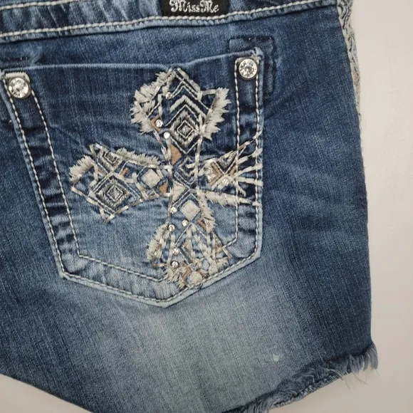 Miss Me Mid-Rise Easy Embellished Shorts Size 29