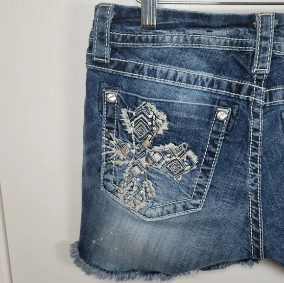 Miss Me Mid-Rise Easy Embellished Shorts Size 29