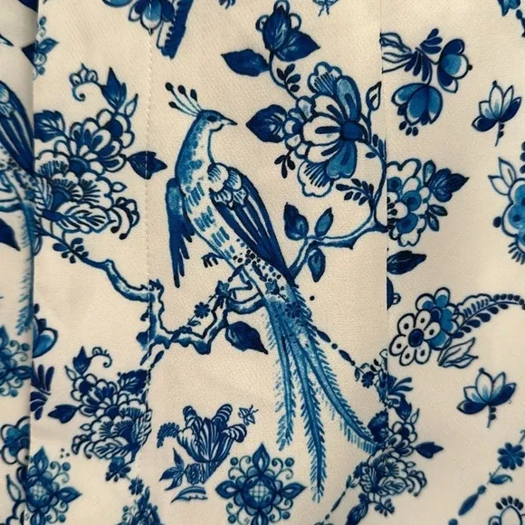 MISSGUIDED Coordinates High Cut Tailored Shorts - White/Blue Bird Floral Print