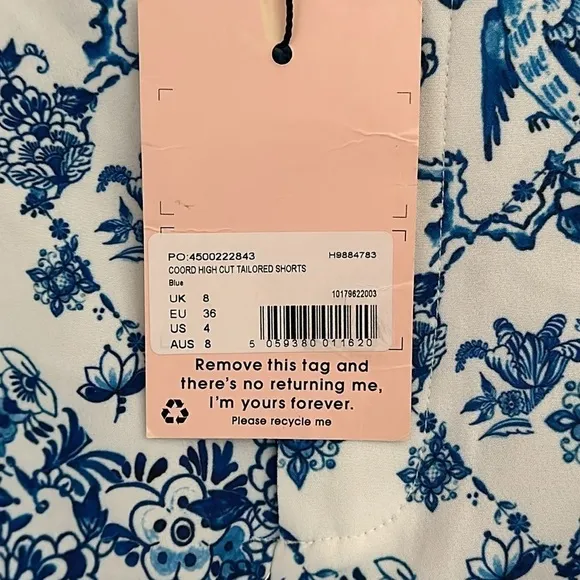 MISSGUIDED Coordinates High Cut Tailored Shorts - White/Blue Bird Floral Print