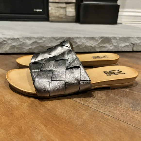 Miz Mooz Women’s Size 8 Augustine Pewter Metallic Woven Leather Slip On Sandals