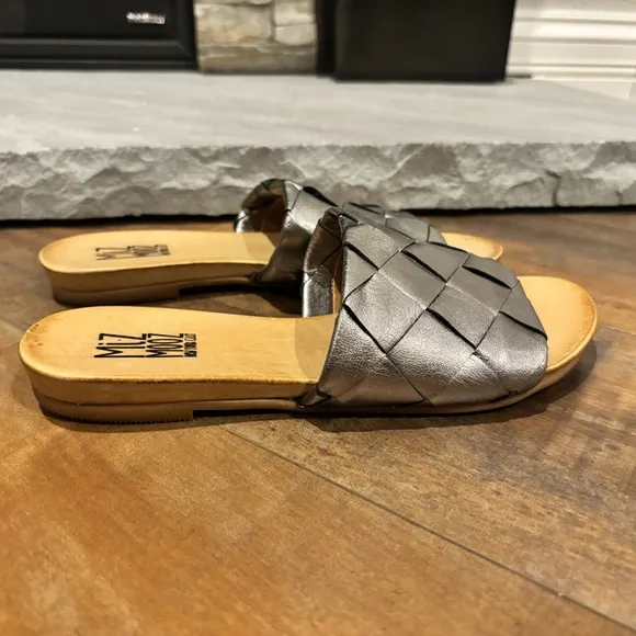 Miz Mooz Women’s Size 8 Augustine Pewter Metallic Woven Leather Slip On Sandals