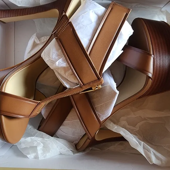 MK - Berkley Leather Platform Sandal