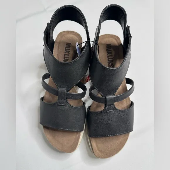 Muk Luks Grey Sandals with Contoured Footbed and Adjustable Straps Size 7