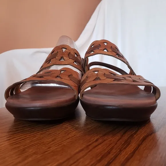 MUNRO AMERICAN Solar Sandals Slingback Brown &amp; tan 8.5