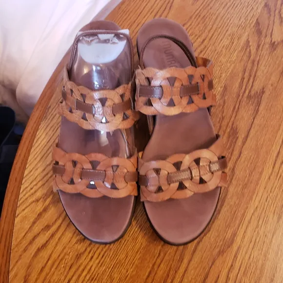 MUNRO AMERICAN Solar Sandals Slingback Brown &amp; tan 8.5