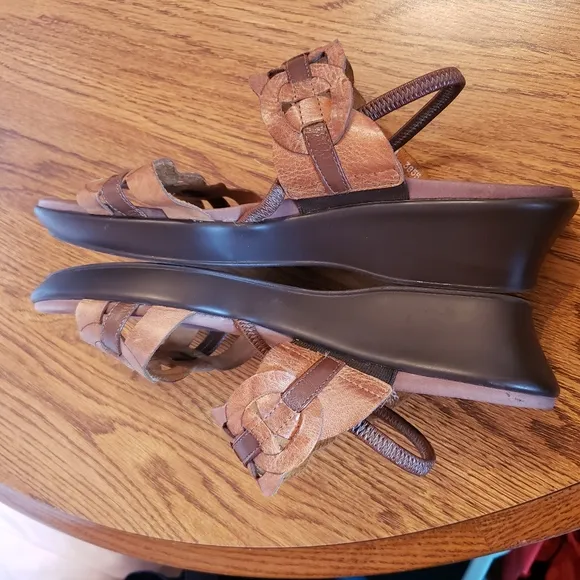 MUNRO AMERICAN Solar Sandals Slingback Brown &amp; tan 8.5