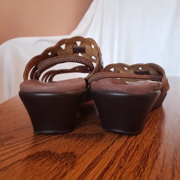 MUNRO AMERICAN Solar Sandals Slingback Brown &amp; tan 8.5