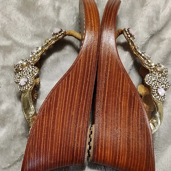 Mystique Boutique Crystal Embellished Sandals Size 9
