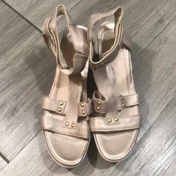 Naot “Flirt” Silver Threads Leather Adjustable Strap Wedge Sandals size 11