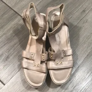 Naot “Flirt” Silver Threads Leather Adjustable Strap Wedge Sandals size 11